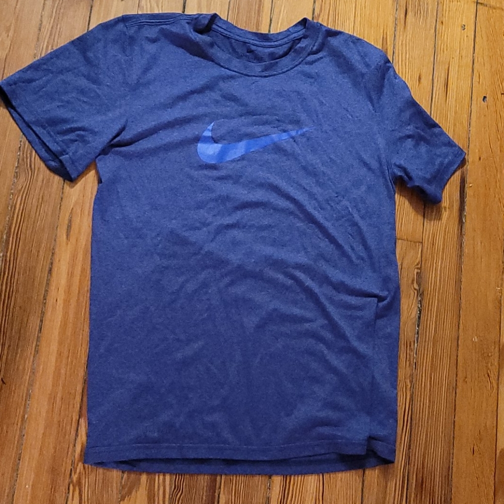 Nike tshirt